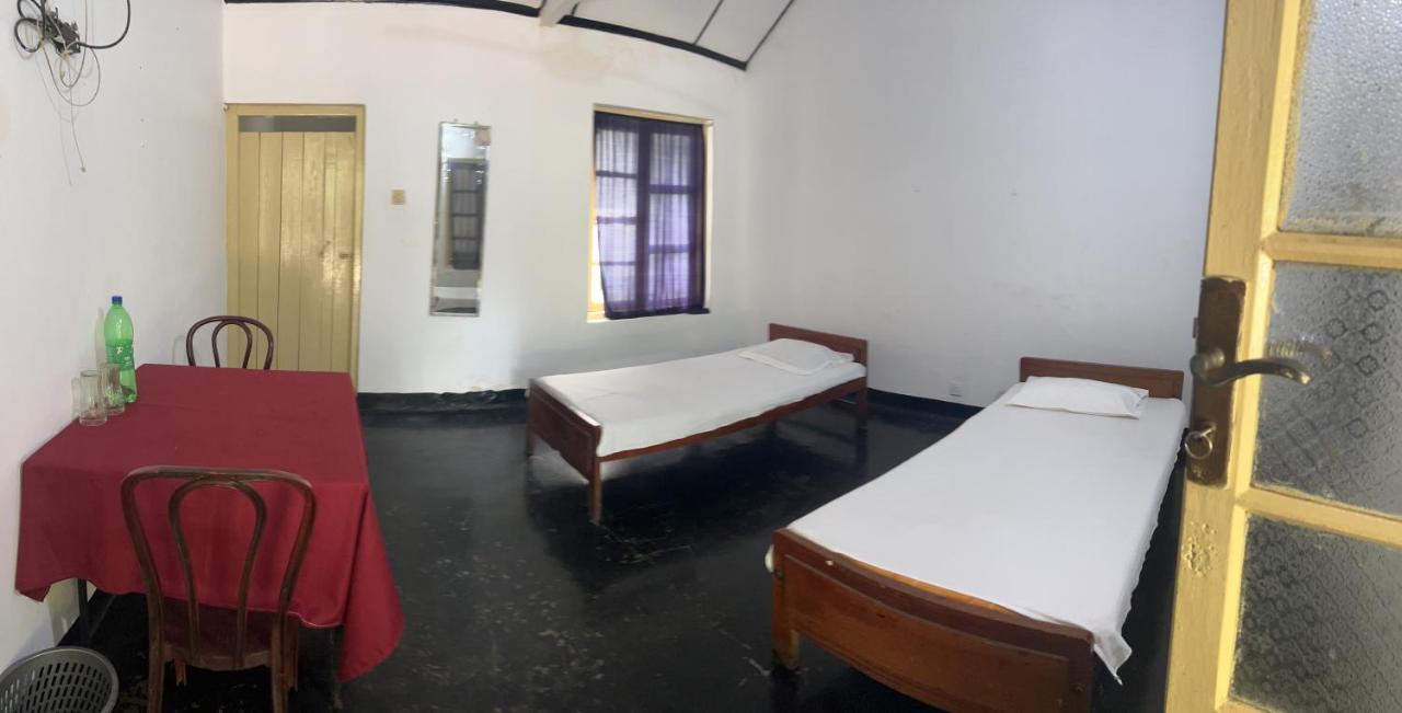 ホテル Resthouse Vavuniya エクステリア 写真