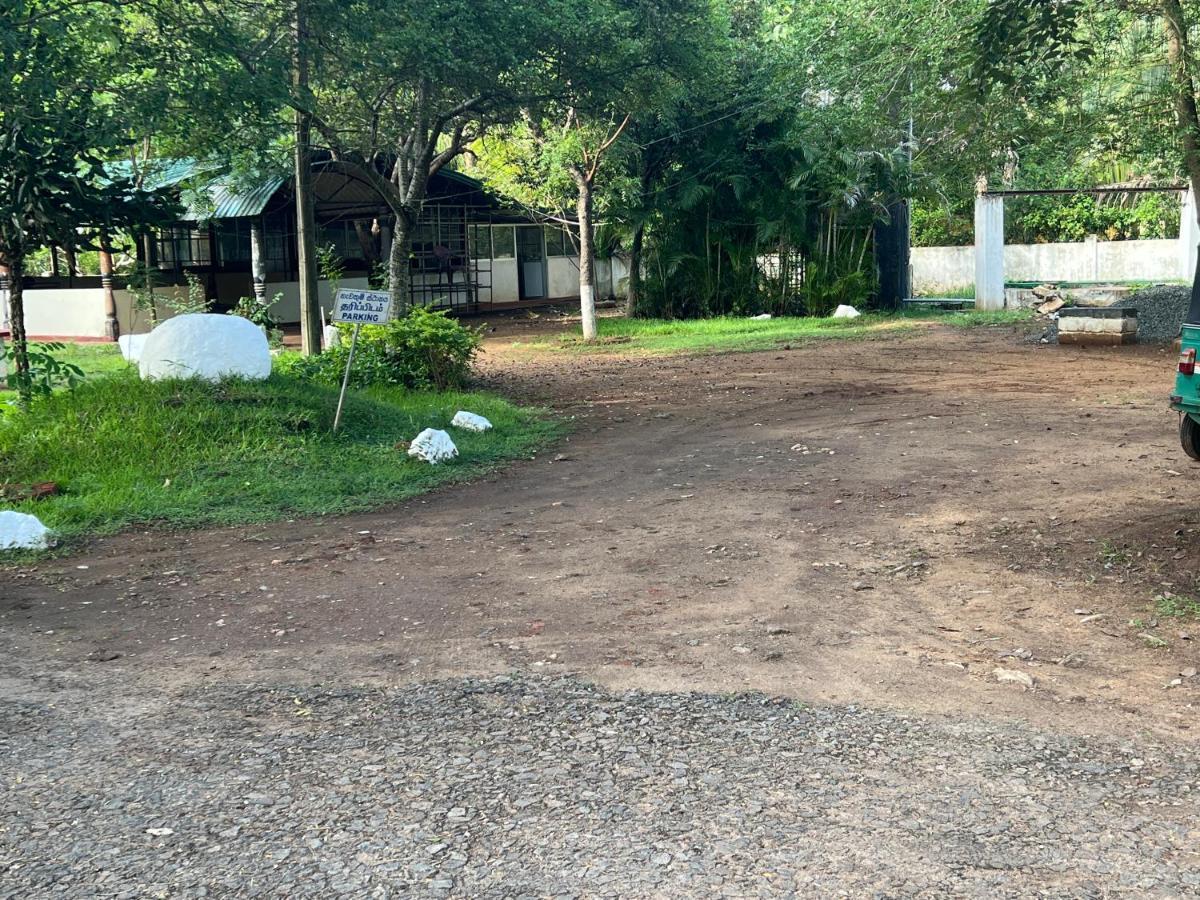 ホテル Resthouse Vavuniya エクステリア 写真